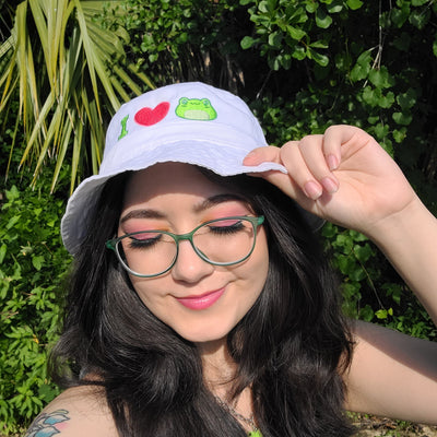 I❤️🐸 Embroidered Bucket Hat