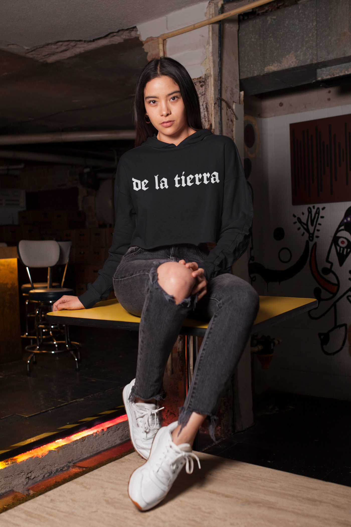 de la tierra crop hoodie