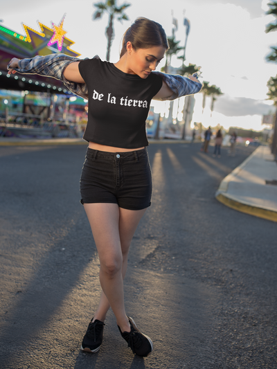 de la tierra crop tee